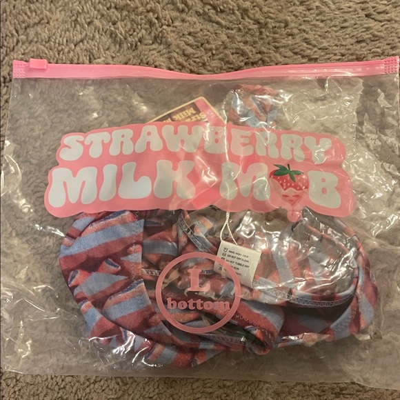NWT Strawberry Milk Mob Bikini Bottoms Size L - Picture 1 of 4